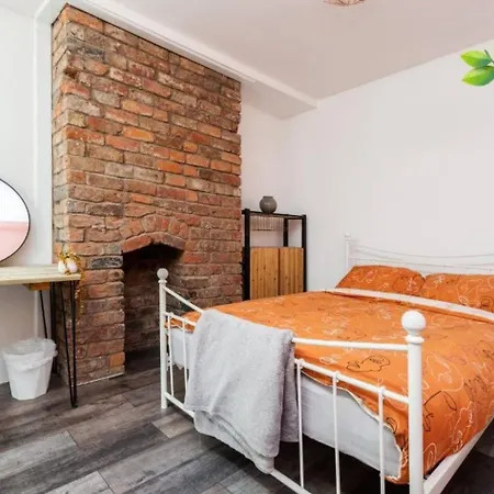 Spacious 5-Bedroom Near Lark Lane & Sefton Park Liverpool Exterior photo