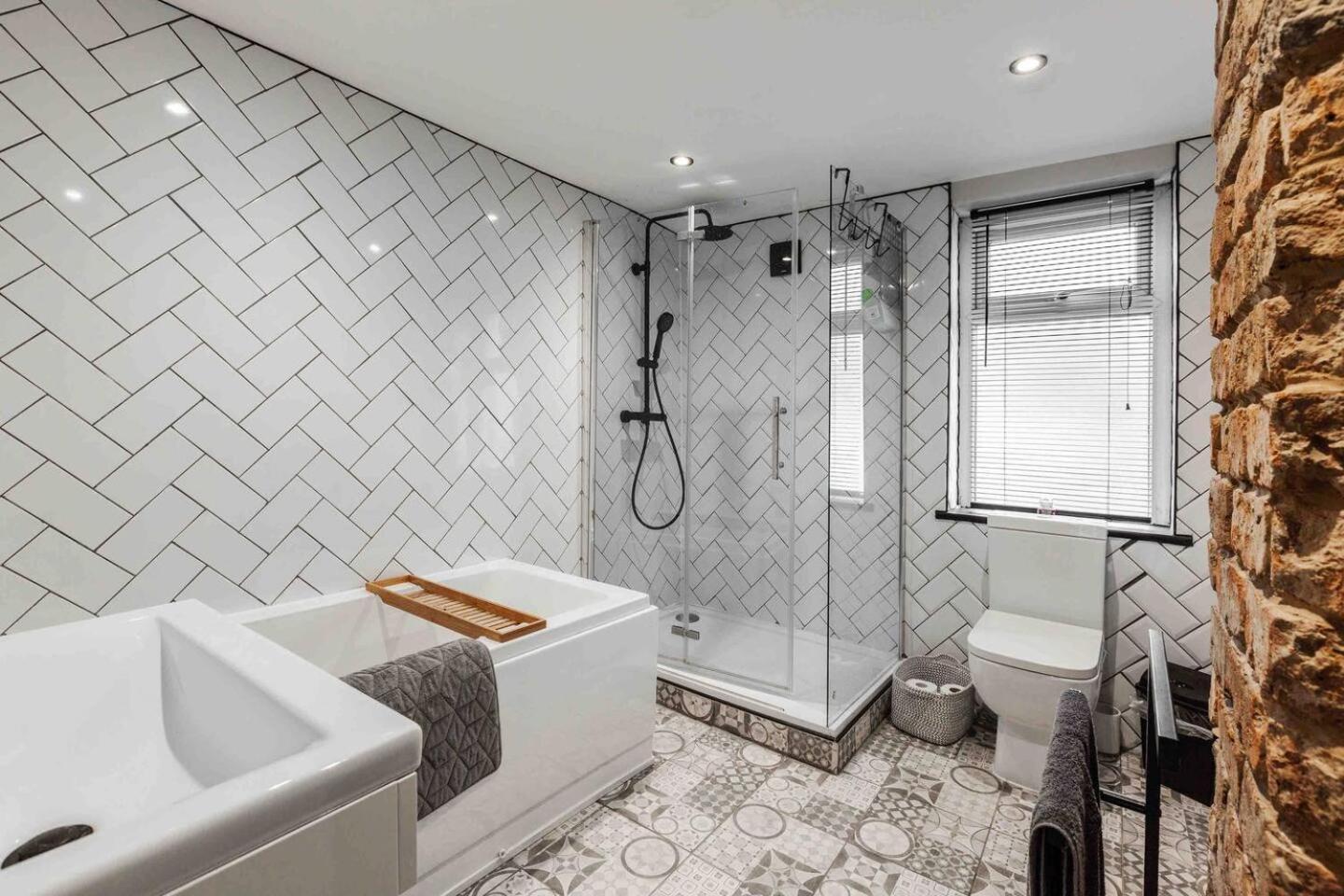 Spacious 5-bedroom Near Lark Lane & Sefton Park Holiday home
