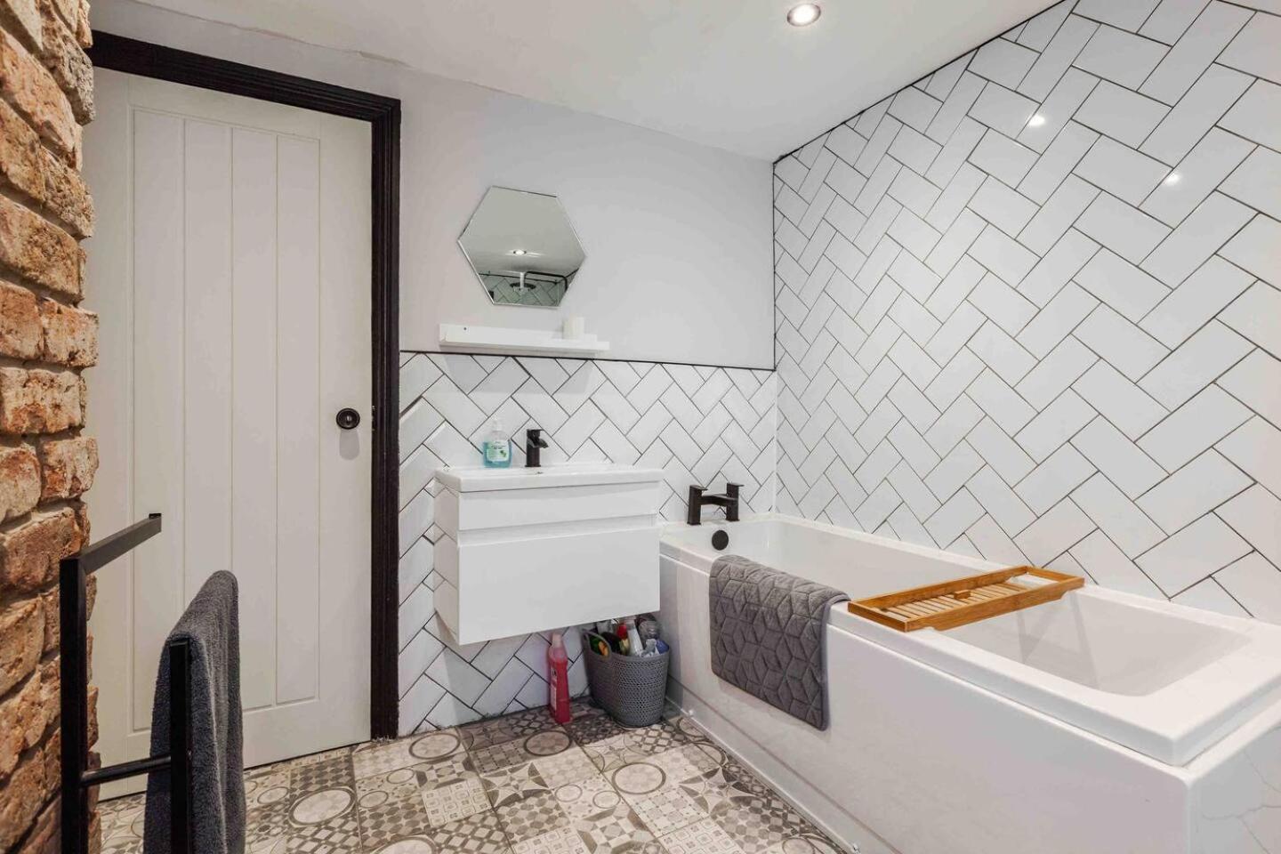 Spacious 5-bedroom Near Lark Lane & Sefton Park